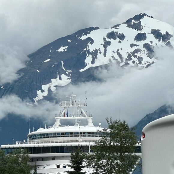 OUR TRIP TO ALASKA ON THE NORWEGIAN ENCORE! - Picture 11 of 13